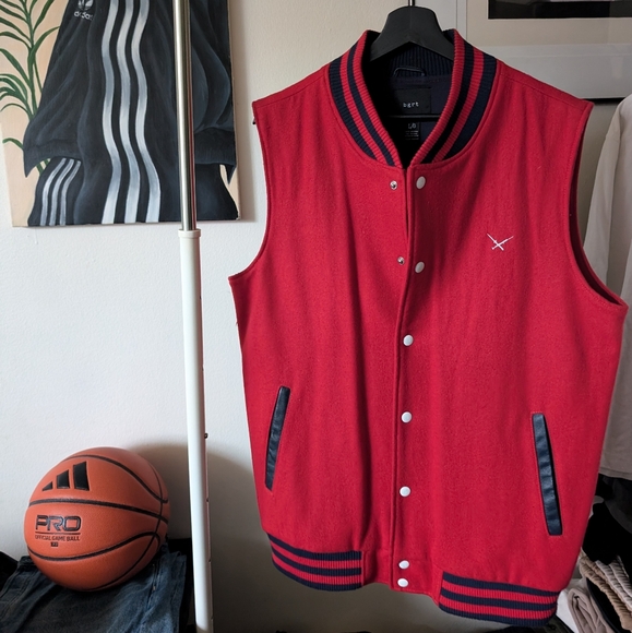 BGRT | Begairat Tribal Vest (Red/Navy) - Picture 1 of 4